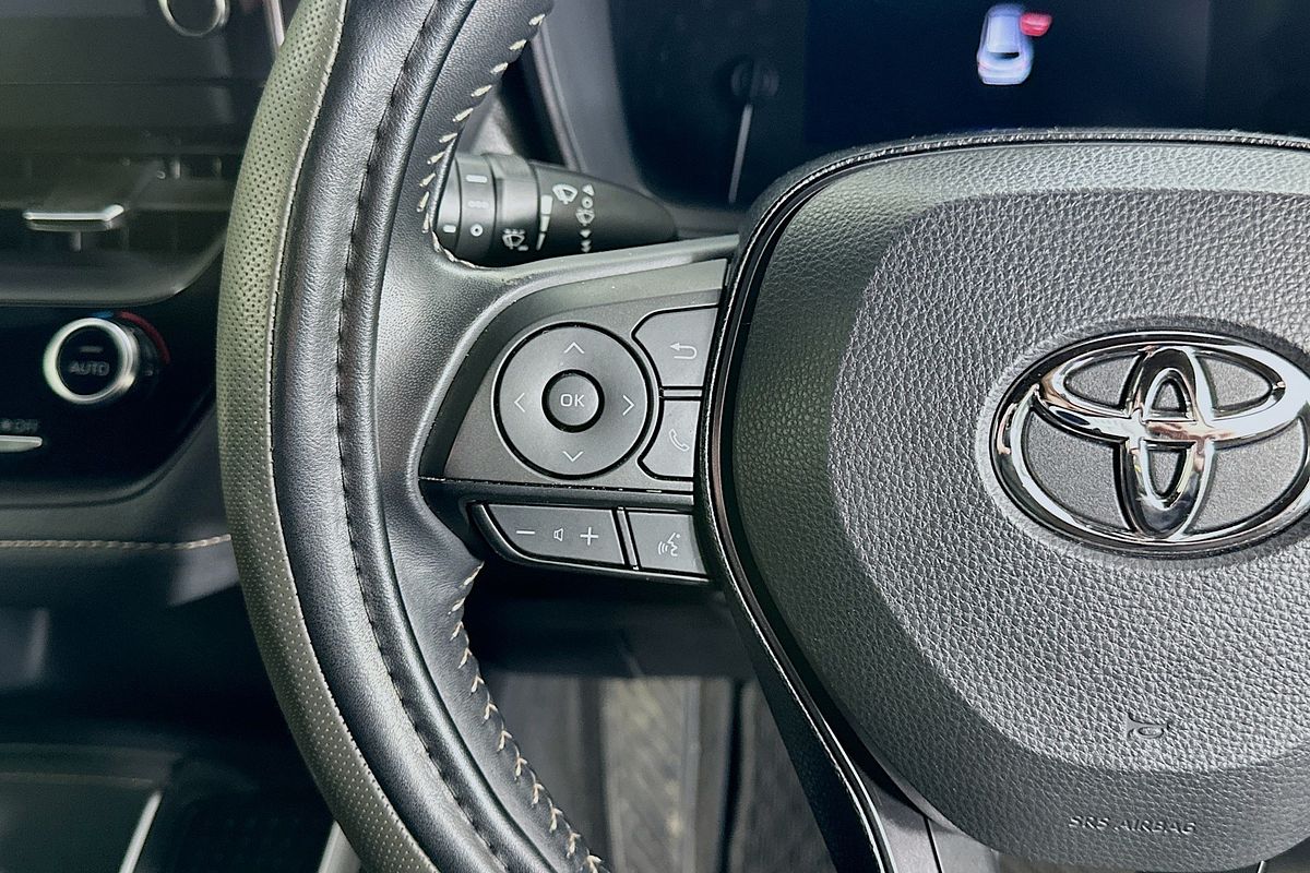 2020 Toyota Corolla Touring WxB Hybrid  ZWE211W