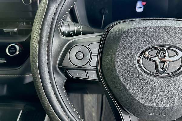 2020 Toyota Corolla Touring WxB Hybrid  ZWE211W