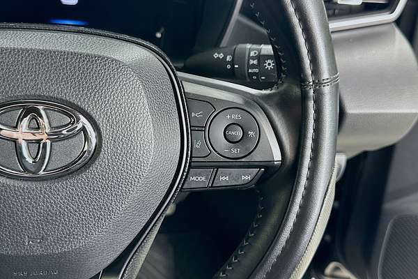 2020 Toyota Corolla Touring WxB Hybrid  ZWE211W