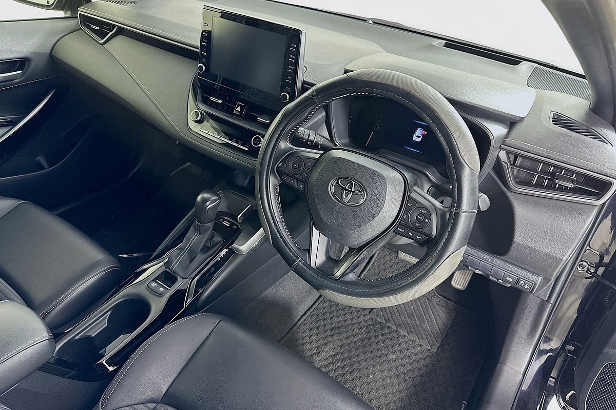 2020 Toyota Corolla Touring WxB Hybrid  ZWE211W