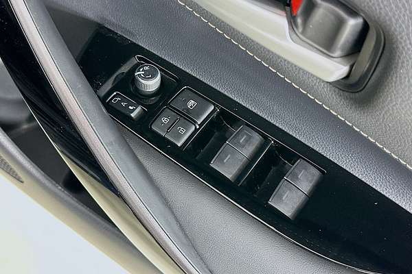 2020 Toyota Corolla Touring WxB Hybrid  ZWE211W