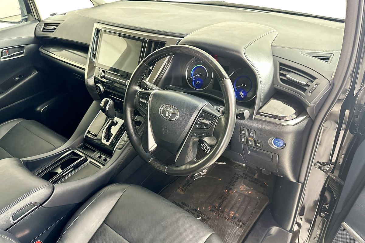 2018 Toyota Unknown Lounge AYH30W HYBRID