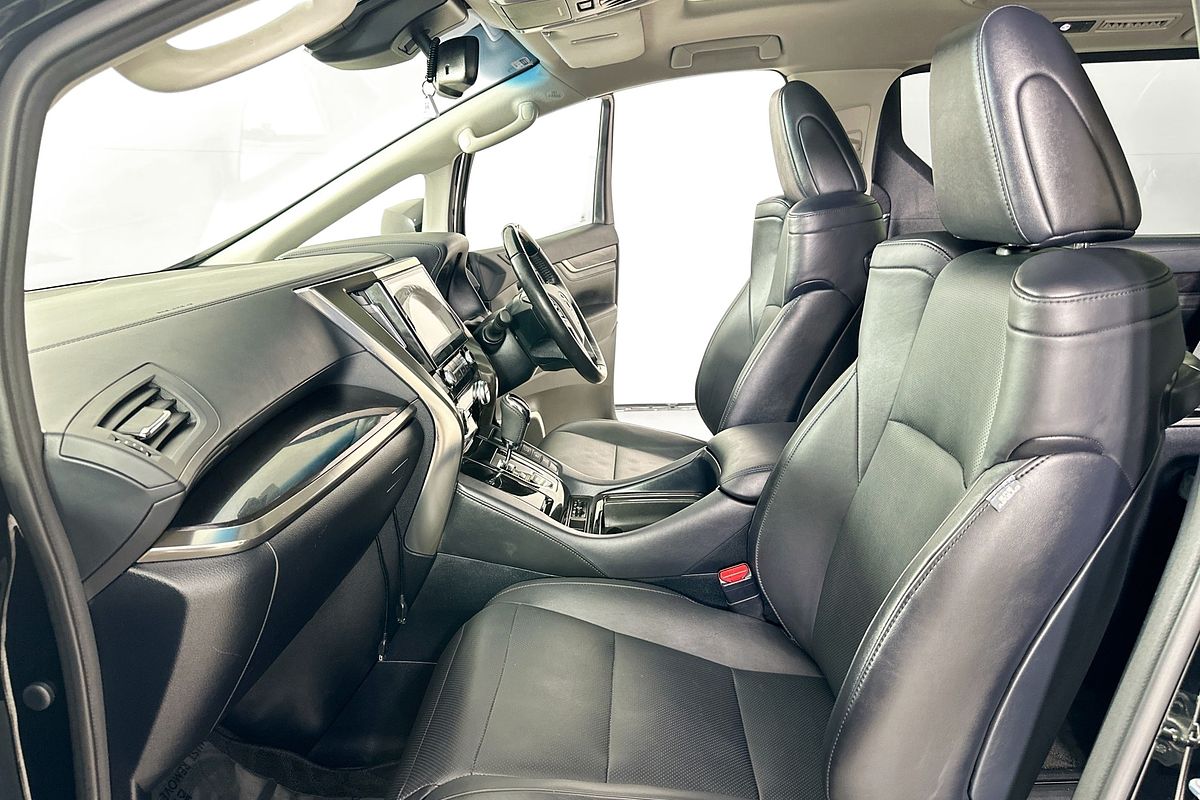 2018 Toyota Unknown Lounge AYH30W HYBRID