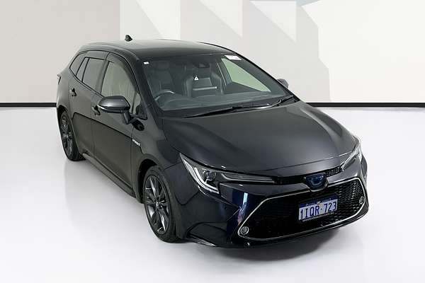 2020 Toyota Corolla Touring WxB Hybrid  ZWE211W