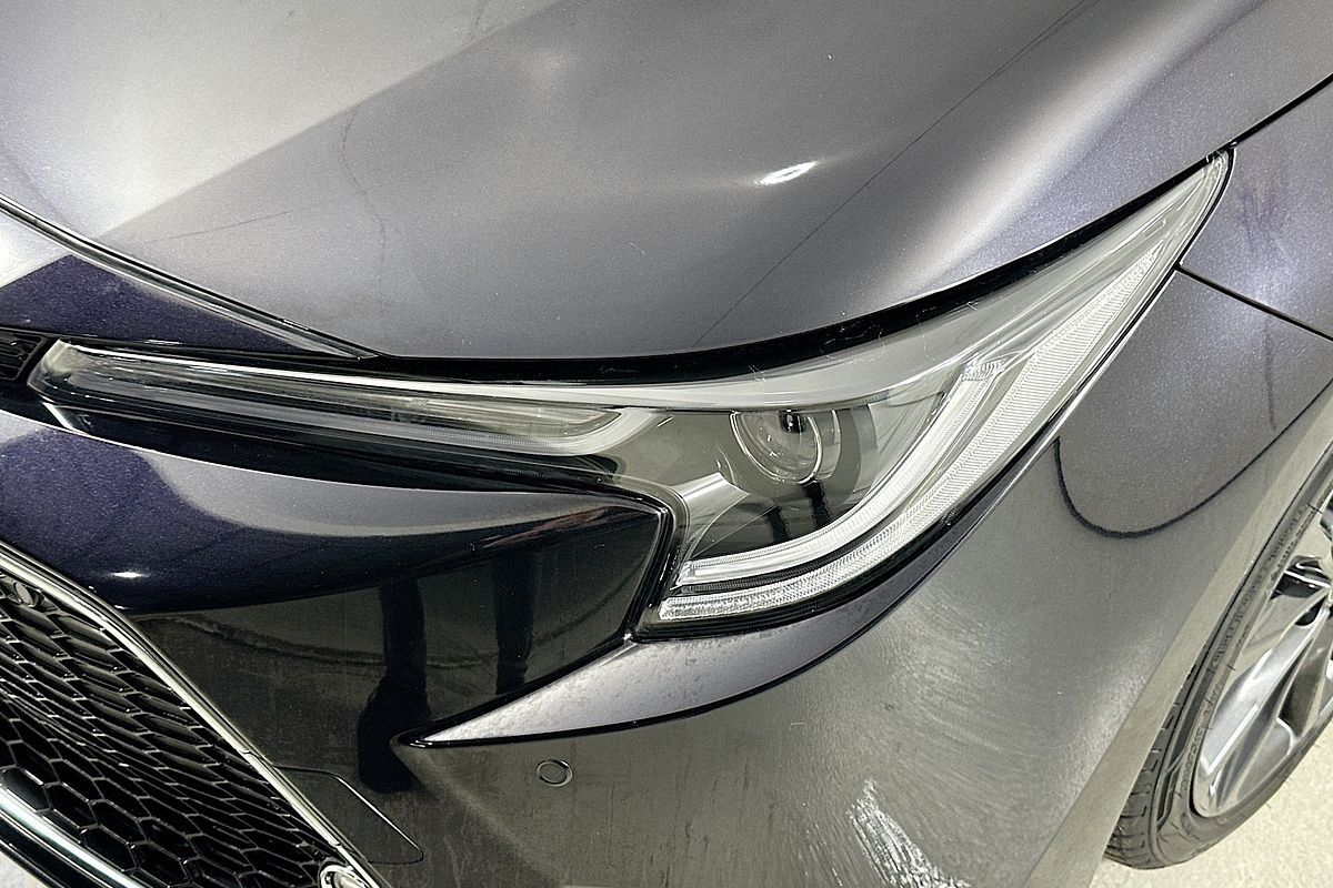 2020 Toyota Corolla Touring WxB Hybrid  ZWE211W