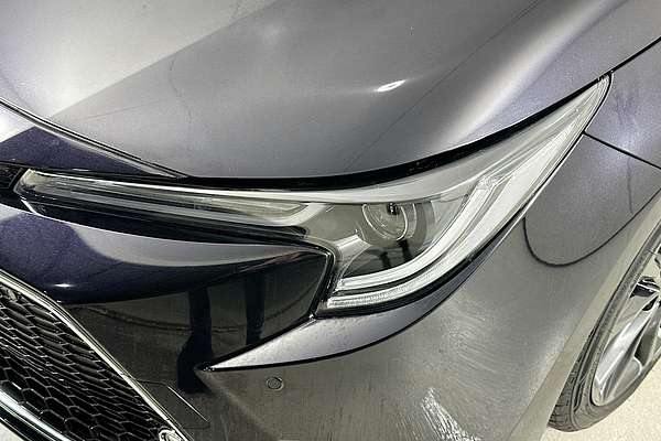 2020 Toyota Corolla Touring WxB Hybrid  ZWE211W