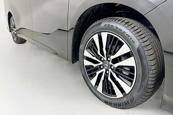 2018 Toyota Unknown Lounge AYH30W HYBRID