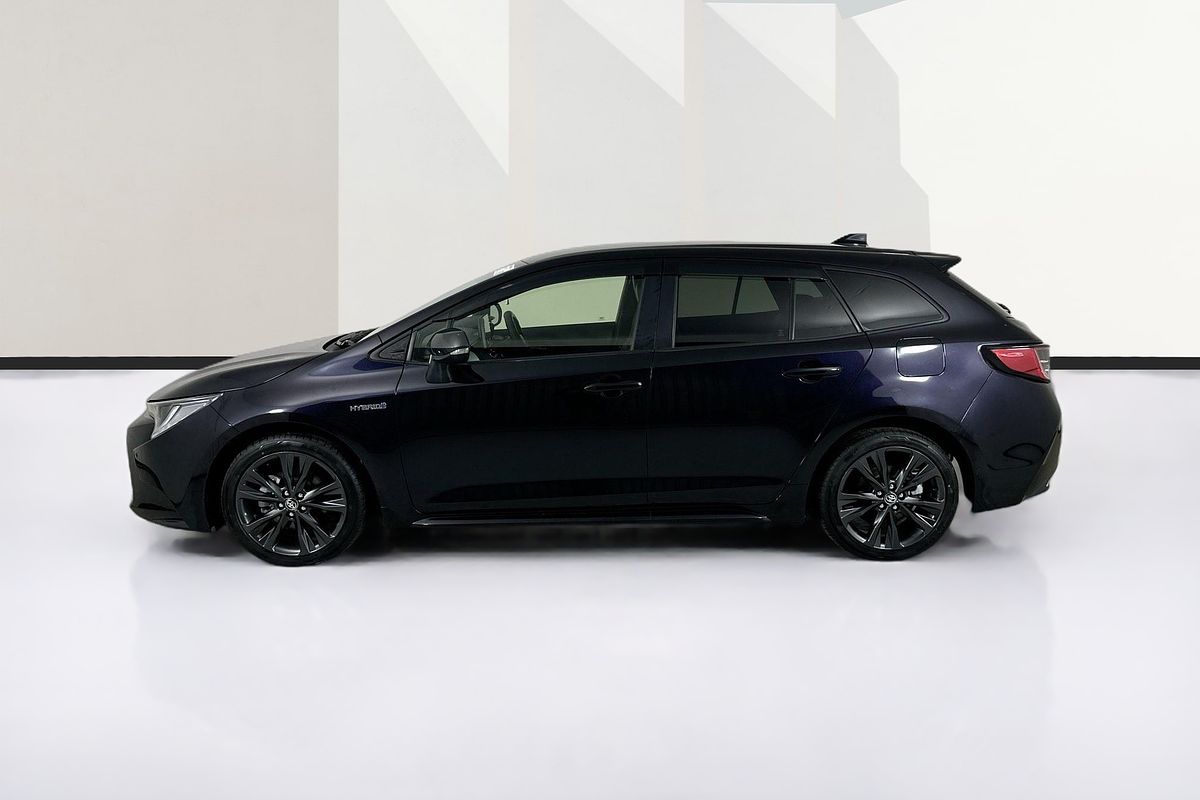 2020 Toyota Corolla Touring WxB Hybrid  ZWE211W