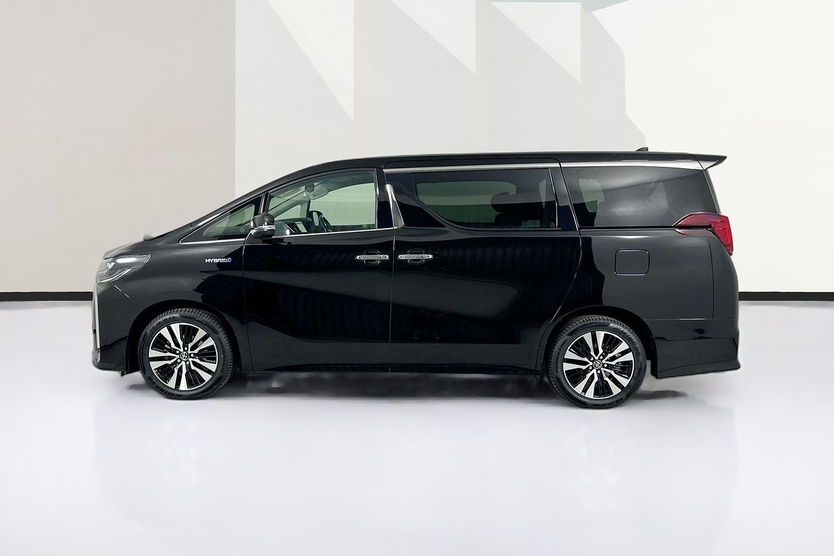 2018 Toyota Unknown Lounge AYH30W HYBRID