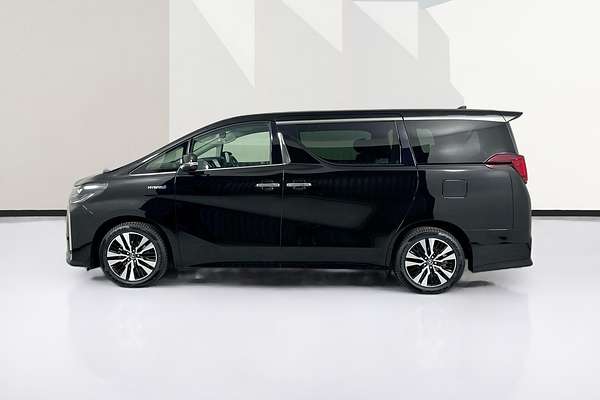 2018 Toyota Unknown Lounge AYH30W HYBRID