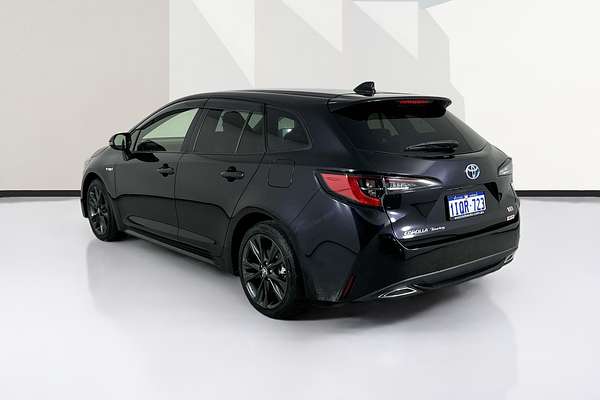 2020 Toyota Corolla Touring WxB Hybrid  ZWE211W