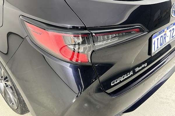 2020 Toyota Corolla Touring WxB Hybrid  ZWE211W
