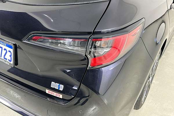2020 Toyota Corolla Touring WxB Hybrid  ZWE211W