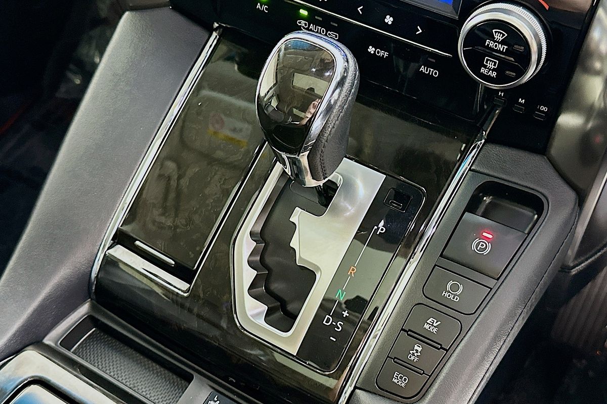 2017 Toyota Alphard  AYH30W HYBRID