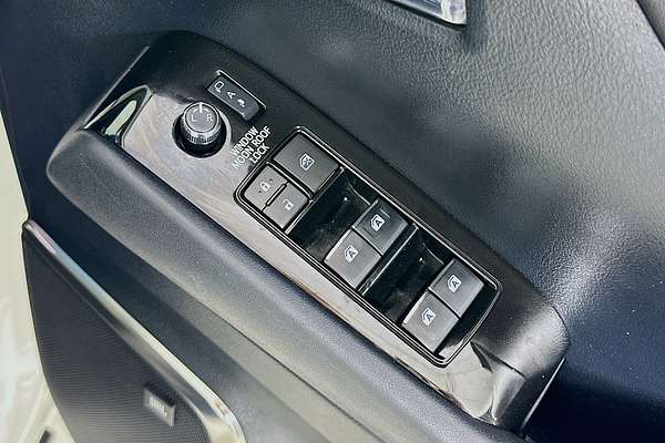 2017 Toyota Alphard  AYH30W HYBRID