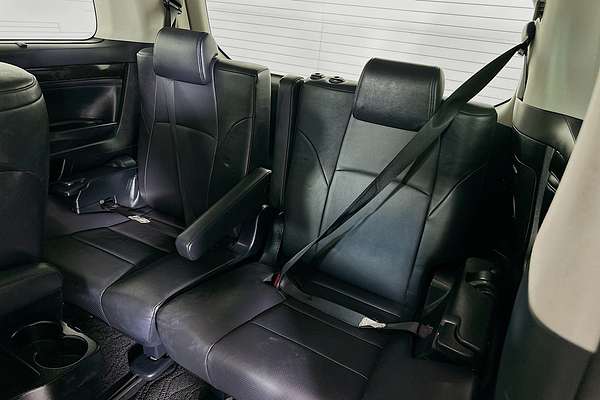 2017 Toyota Alphard  AYH30W HYBRID