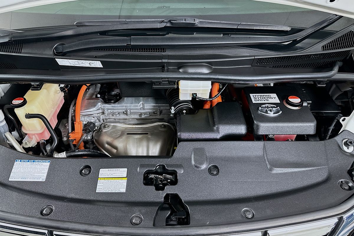 2017 Toyota Alphard  AYH30W HYBRID