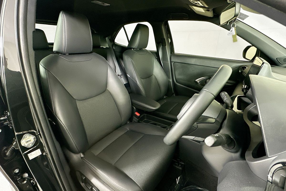 2024 Toyota YARIS CROSS URBAN HYBRID (AWD) MXPJ15R