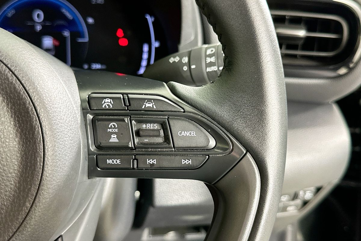 2024 Toyota YARIS CROSS URBAN HYBRID (AWD) MXPJ15R
