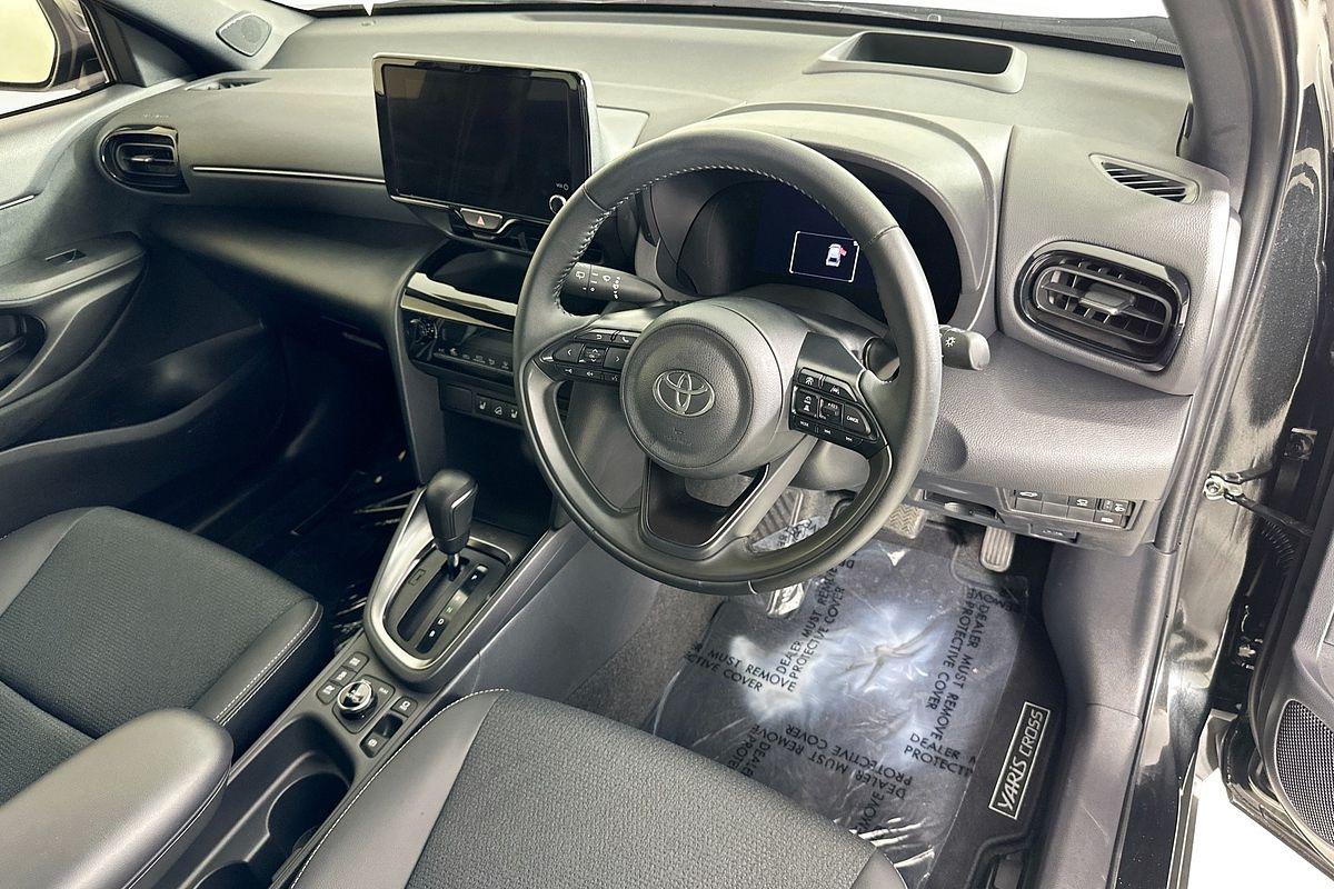 2024 Toyota YARIS CROSS URBAN HYBRID (AWD) MXPJ15R