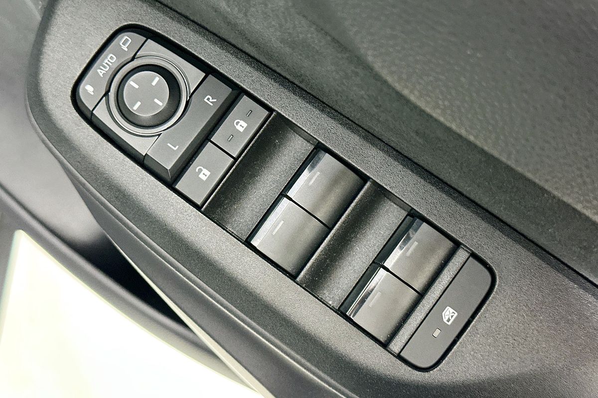 2024 Toyota YARIS CROSS URBAN HYBRID (AWD) MXPJ15R