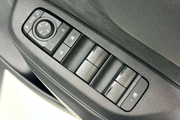 2024 Toyota YARIS CROSS URBAN HYBRID (AWD) MXPJ15R