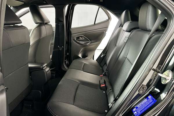 2024 Toyota YARIS CROSS URBAN HYBRID (AWD) MXPJ15R