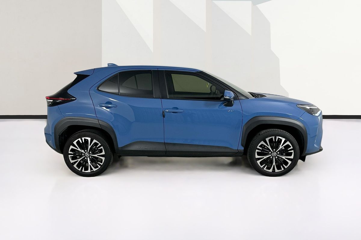 2024 Toyota YARIS CROSS URBAN HYBRID (AWD) MXPJ15R
