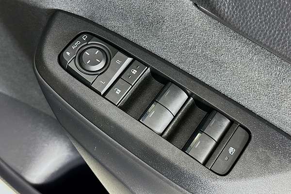 2024 Toyota YARIS CROSS URBAN HYBRID (AWD) MXPJ15R