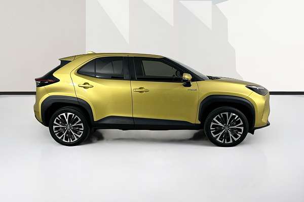 2022 Toyota YARIS CROSS URBAN HYBRID (AWD) MXPJ15R