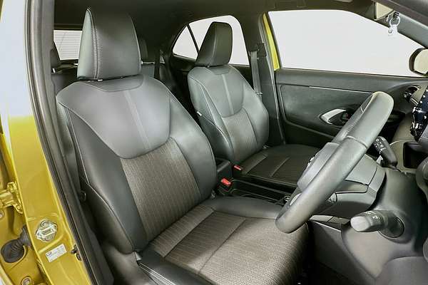 2022 Toyota YARIS CROSS URBAN HYBRID (AWD) MXPJ15R