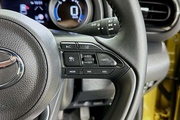 2022 Toyota YARIS CROSS URBAN HYBRID (AWD) MXPJ15R