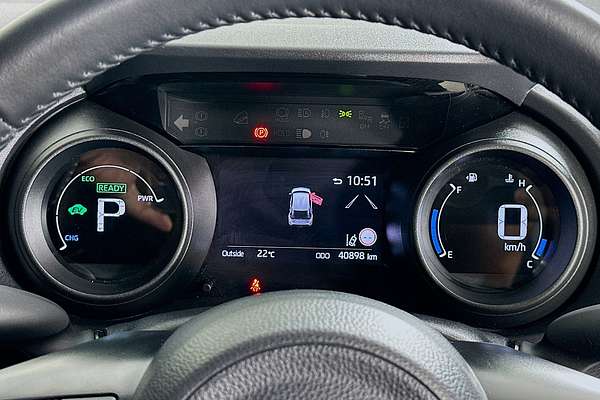 2022 Toyota YARIS CROSS URBAN HYBRID (AWD) MXPJ15R