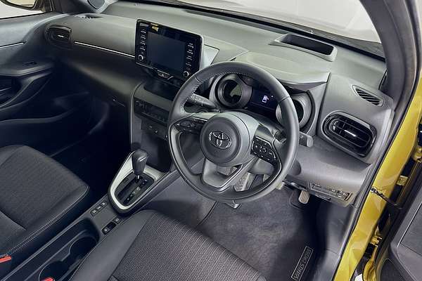 2024 Toyota YARIS CROSS Urban MXPJ10R
