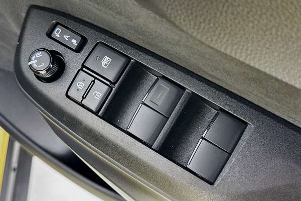 2022 Toyota YARIS CROSS URBAN HYBRID (AWD) MXPJ15R