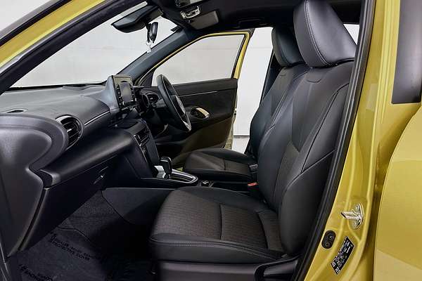 2022 Toyota YARIS CROSS URBAN HYBRID (AWD) MXPJ15R