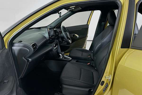2024 Toyota YARIS CROSS Urban MXPJ10R