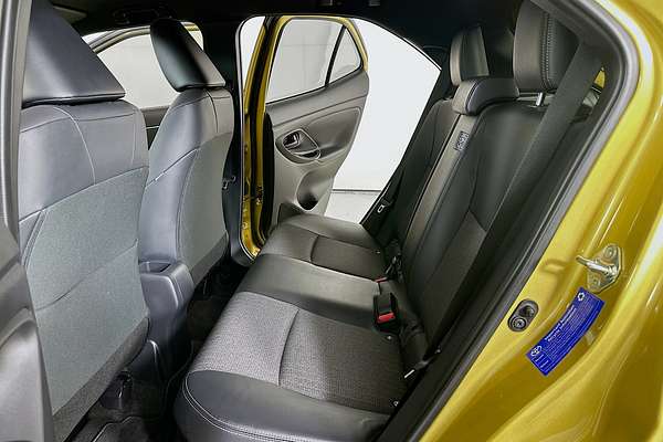 2022 Toyota YARIS CROSS URBAN HYBRID (AWD) MXPJ15R