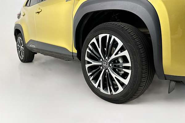2024 Toyota YARIS CROSS Urban MXPJ10R