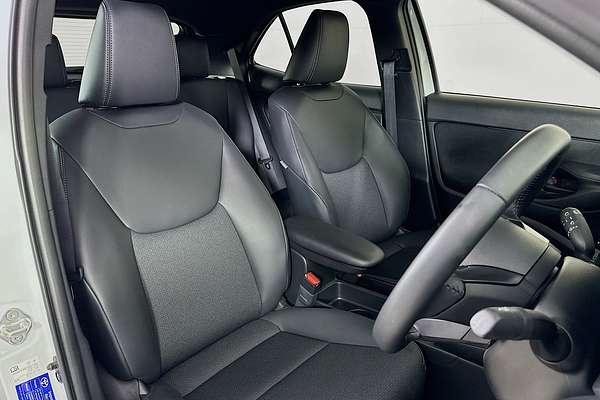 2024 Toyota YARIS CROSS URBAN HYBRID (AWD) MXPJ15R