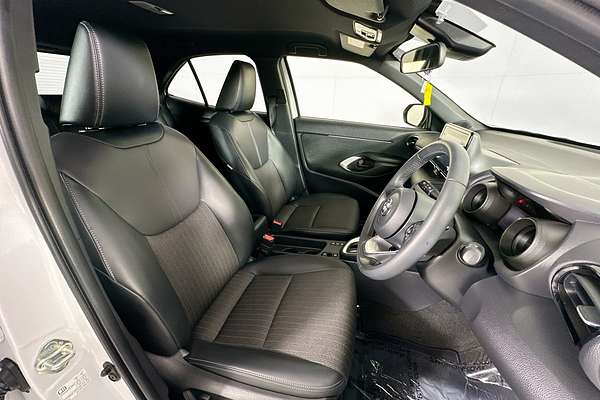 2023 Toyota YARIS CROSS URBAN HYBRID MXPJ10R