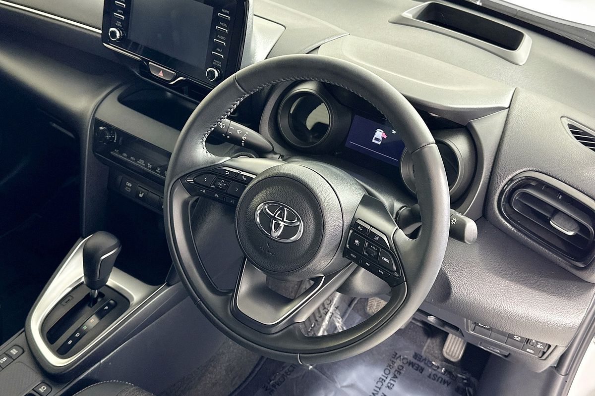 2023 Toyota YARIS CROSS URBAN HYBRID MXPJ10R