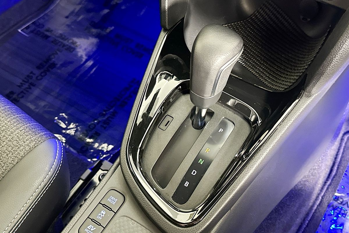 2023 Toyota YARIS CROSS URBAN HYBRID MXPJ10R