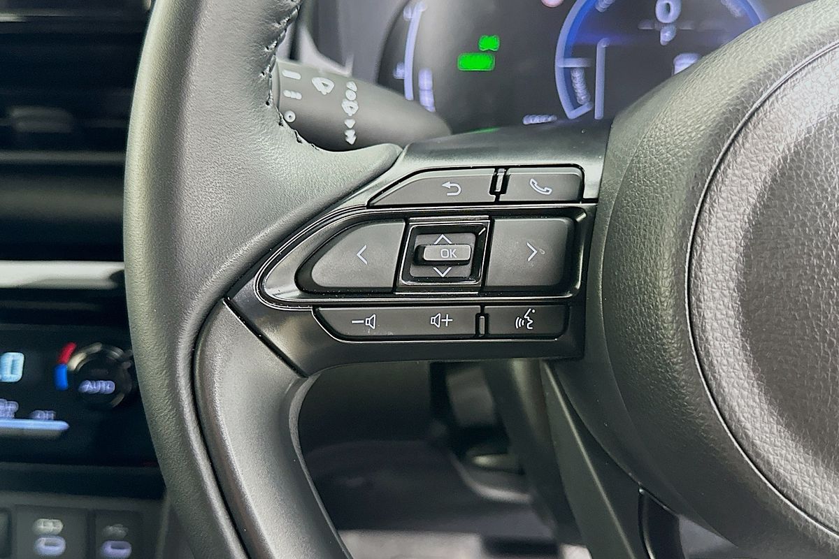 2024 Toyota YARIS CROSS URBAN HYBRID (AWD) MXPJ15R