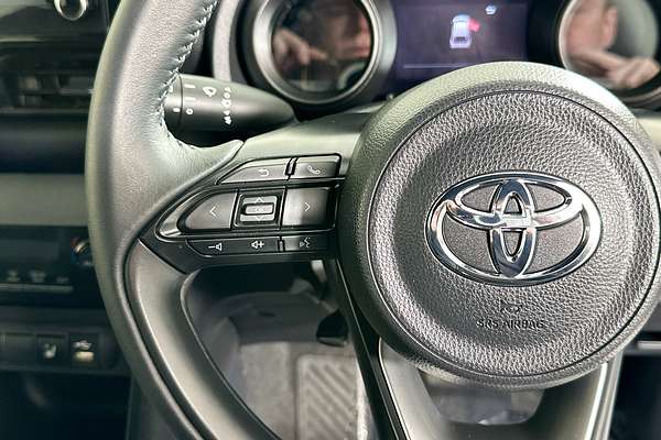 2023 Toyota YARIS CROSS URBAN HYBRID MXPJ10R