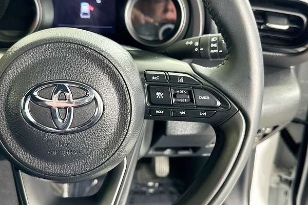 2023 Toyota YARIS CROSS URBAN HYBRID MXPJ10R