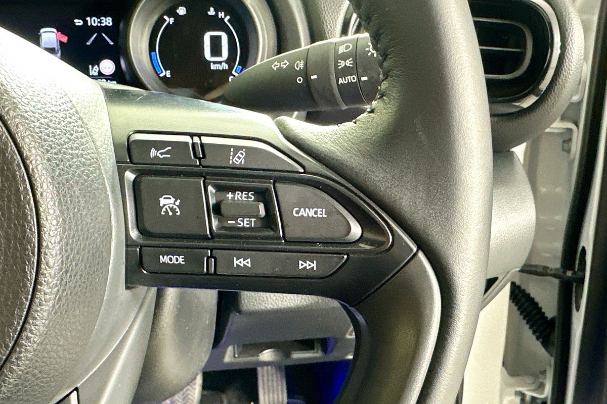 2023 Toyota YARIS CROSS URBAN HYBRID MXPJ10R