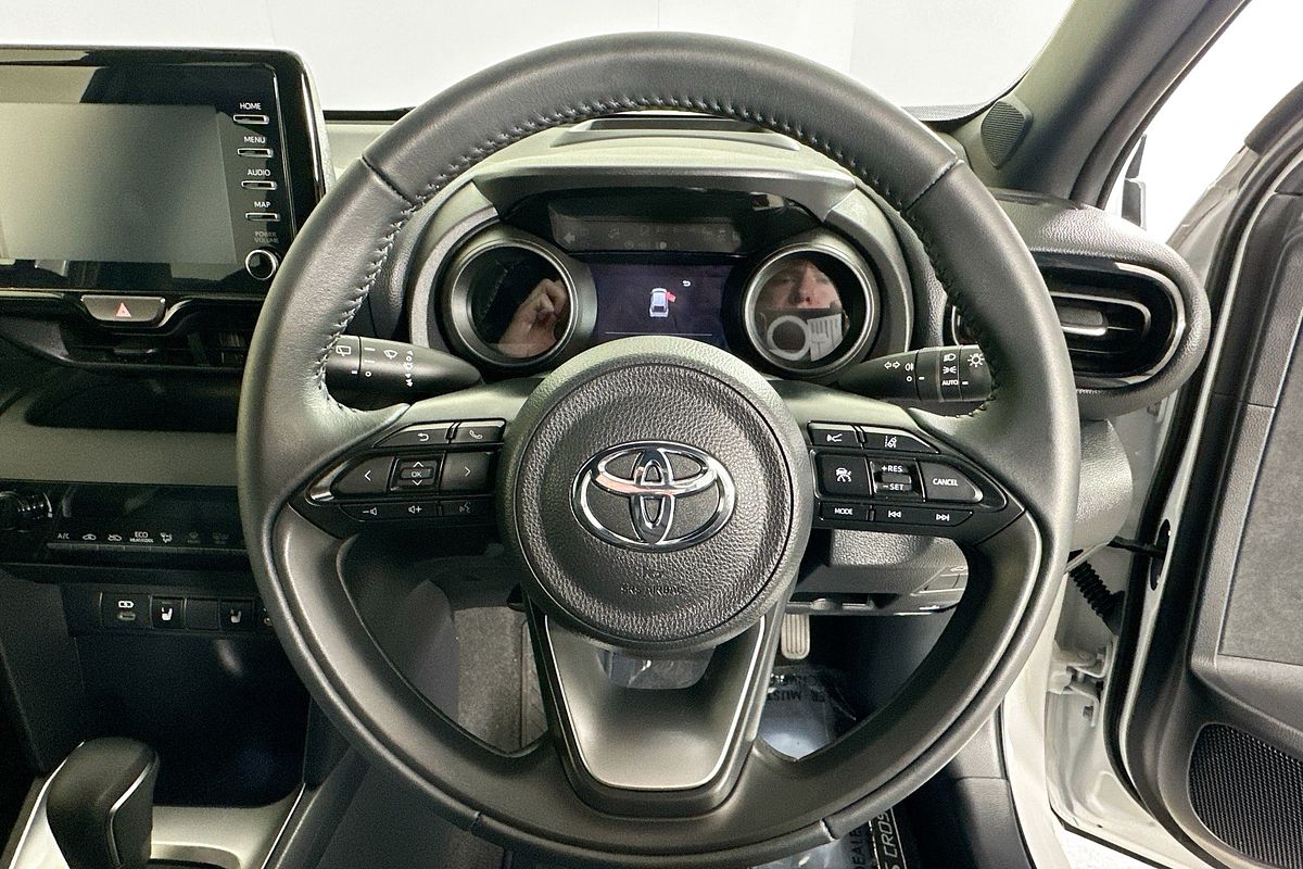 2023 Toyota YARIS CROSS URBAN HYBRID MXPJ10R