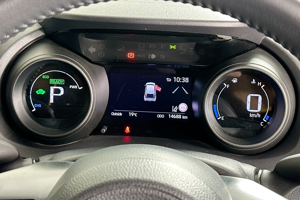 2023 Toyota YARIS CROSS URBAN HYBRID MXPJ10R