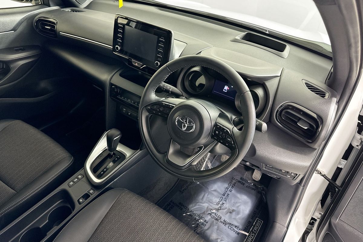 2023 Toyota YARIS CROSS URBAN HYBRID MXPJ10R